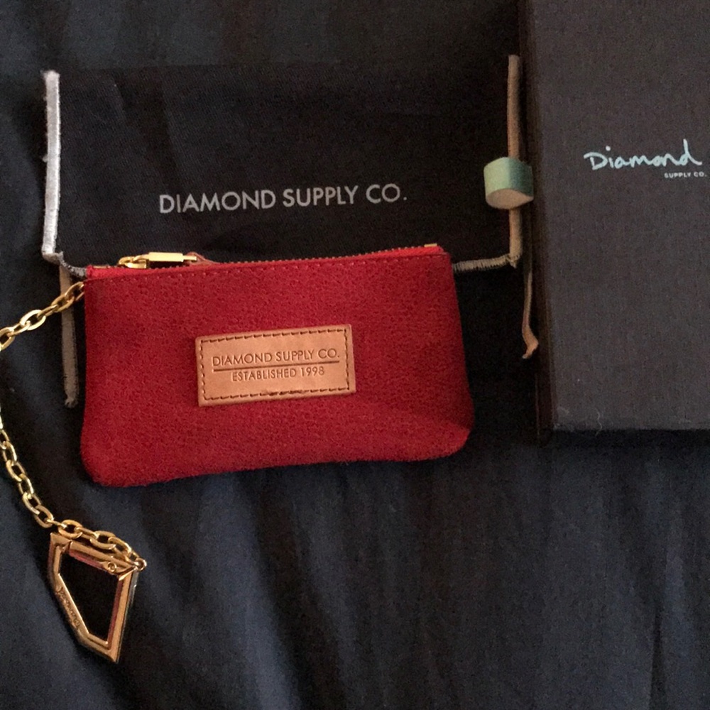 Red wallet fm Diamond supply CO